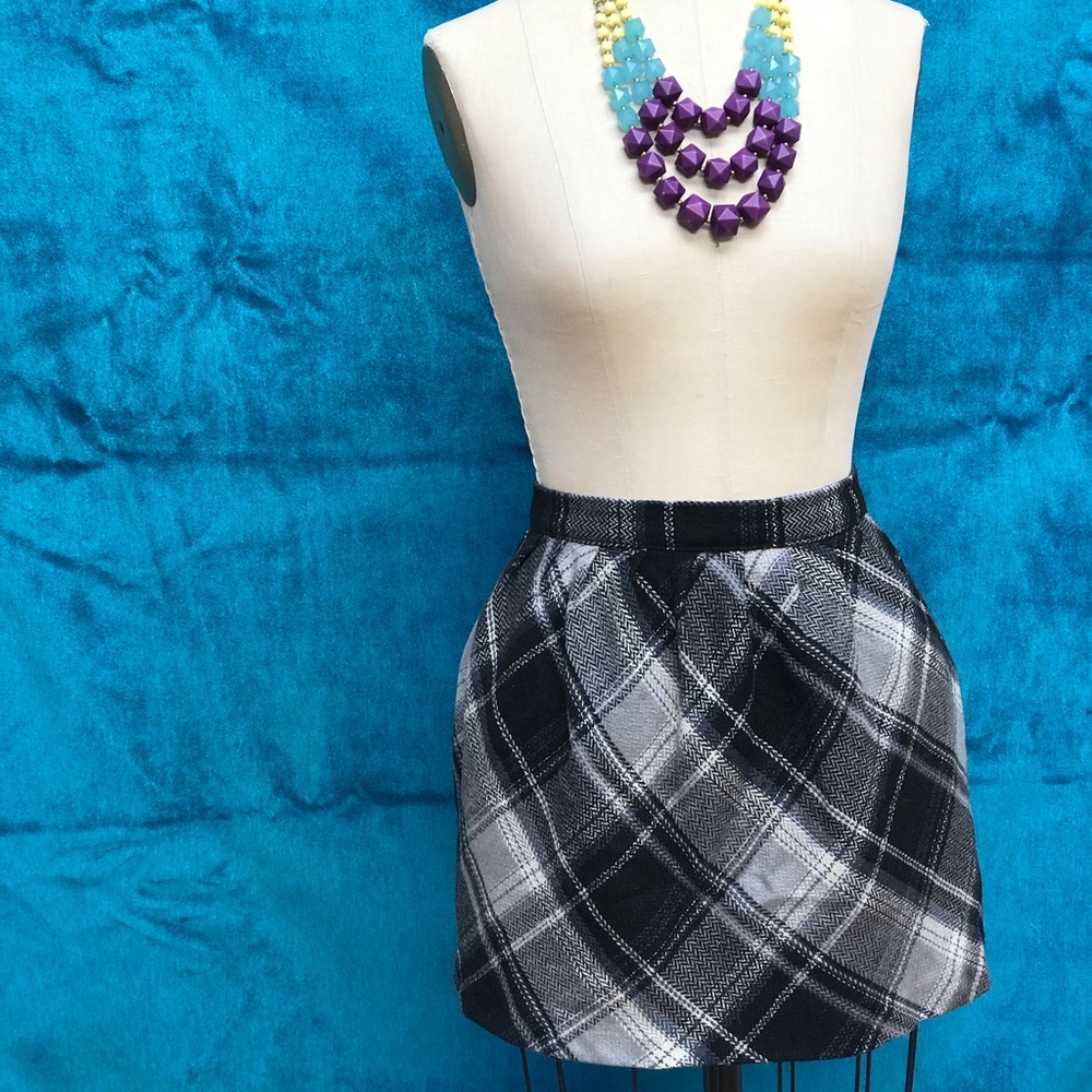 A Classic, preppy, black plaid, skirt with pockets